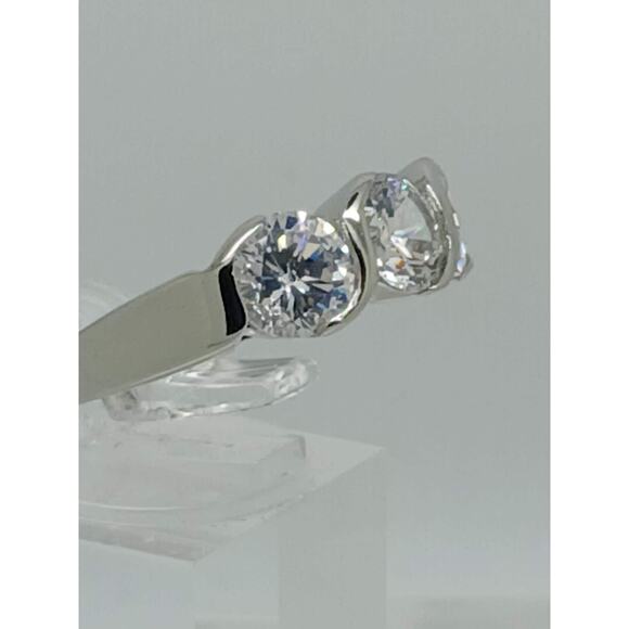 Vintage 3CT 3-Stone Simulated Diamond CZ Engagement Wedding Band Ring Size 8 NOS - Picture 2 of 9